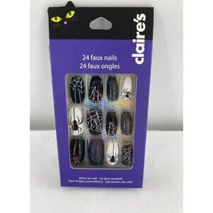 Claire's Halloween 24 Per Glued Faux Nails Spider Webs Black/White
